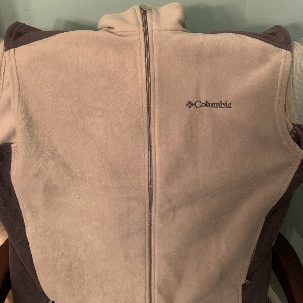 Columbia Tan/Gray Fleece Vest